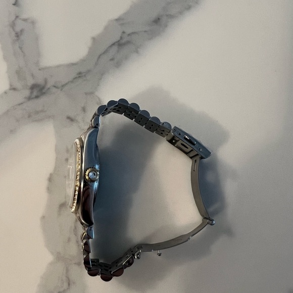 Women's Watch - Picture 8 of 9